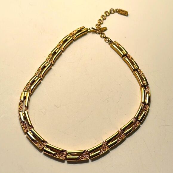 Monet Vintage Gold Tone Rectangle Linked Choker Necklace K725 - Picture 1 of 7